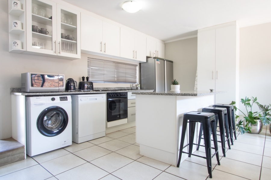 To Let 1 Bedroom Property for Rent in Mooivallei Park North West